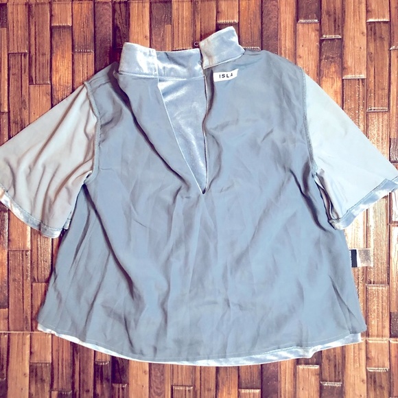 ISLA Short Bell Sleeve Blouse - Picture 7 of 12